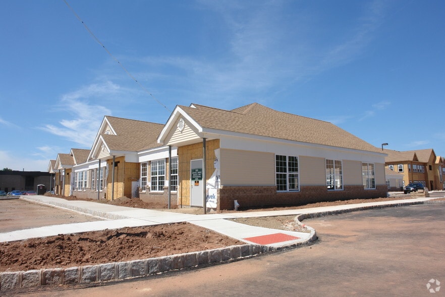 250 Old New Brunswick Rd, Piscataway, NJ for lease - Building Photo - Image 2 of 96