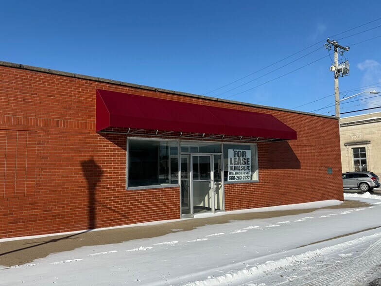 121 N Lafayette Ave, Marshall, MO à vendre - Photo du bâtiment - Image 2 de 30
