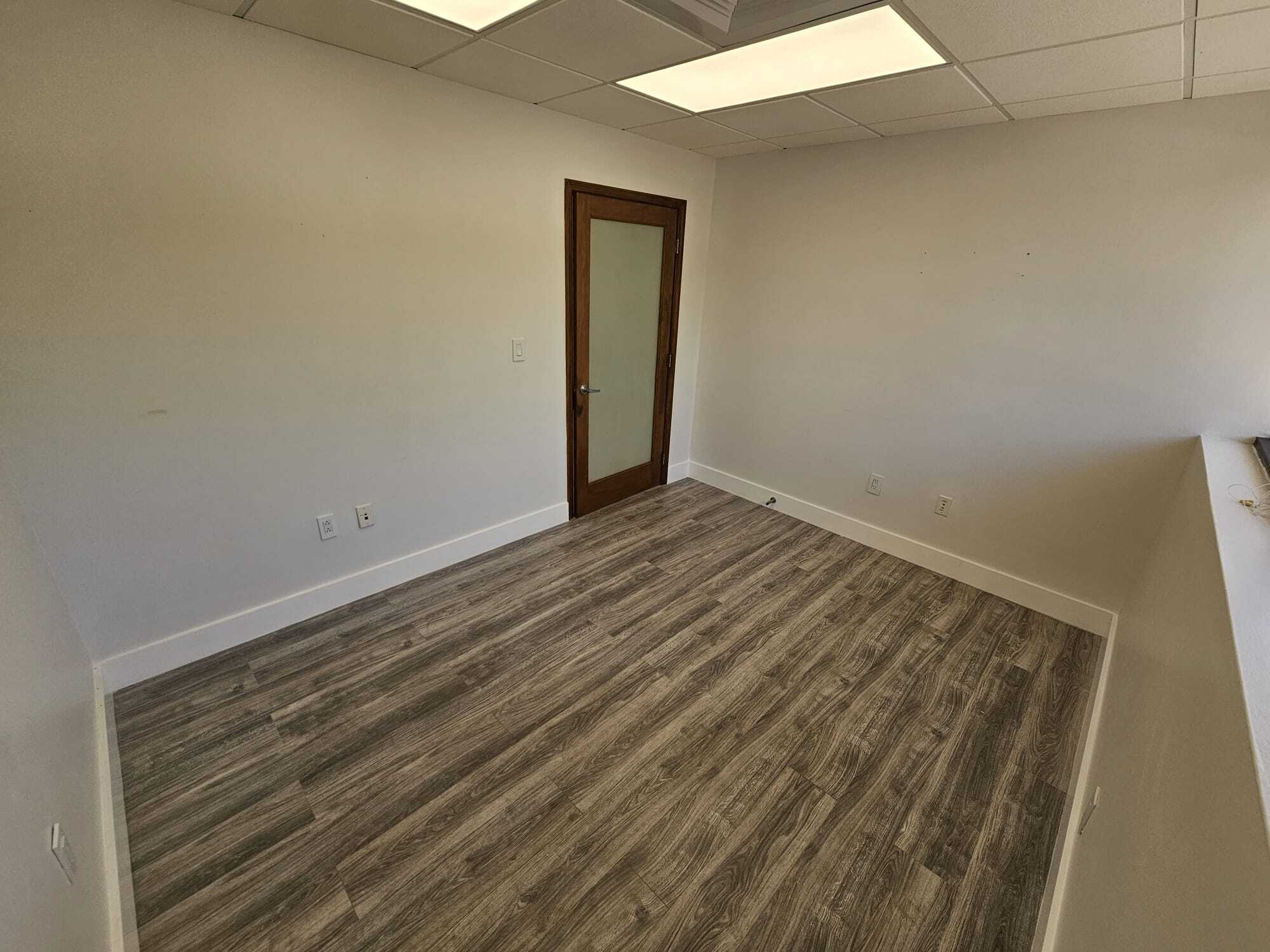 501 Golden Isles Dr, Hallandale Beach, FL à louer Photo intérieure- Image 1 de 1