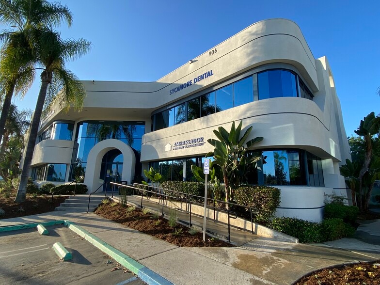 906 Sycamore Ave, Vista, CA à louer - Photo du bâtiment - Image 1 de 10