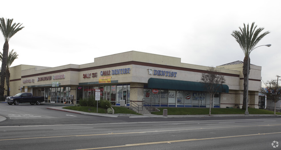 926-942 W Orangethorpe Ave, Fullerton, CA for lease - Primary Photo - Image 1 of 11