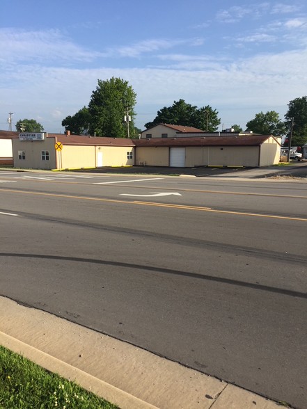 318 E Broadway St, Shelbyville, IN for lease - Building Photo - Image 1 of 8