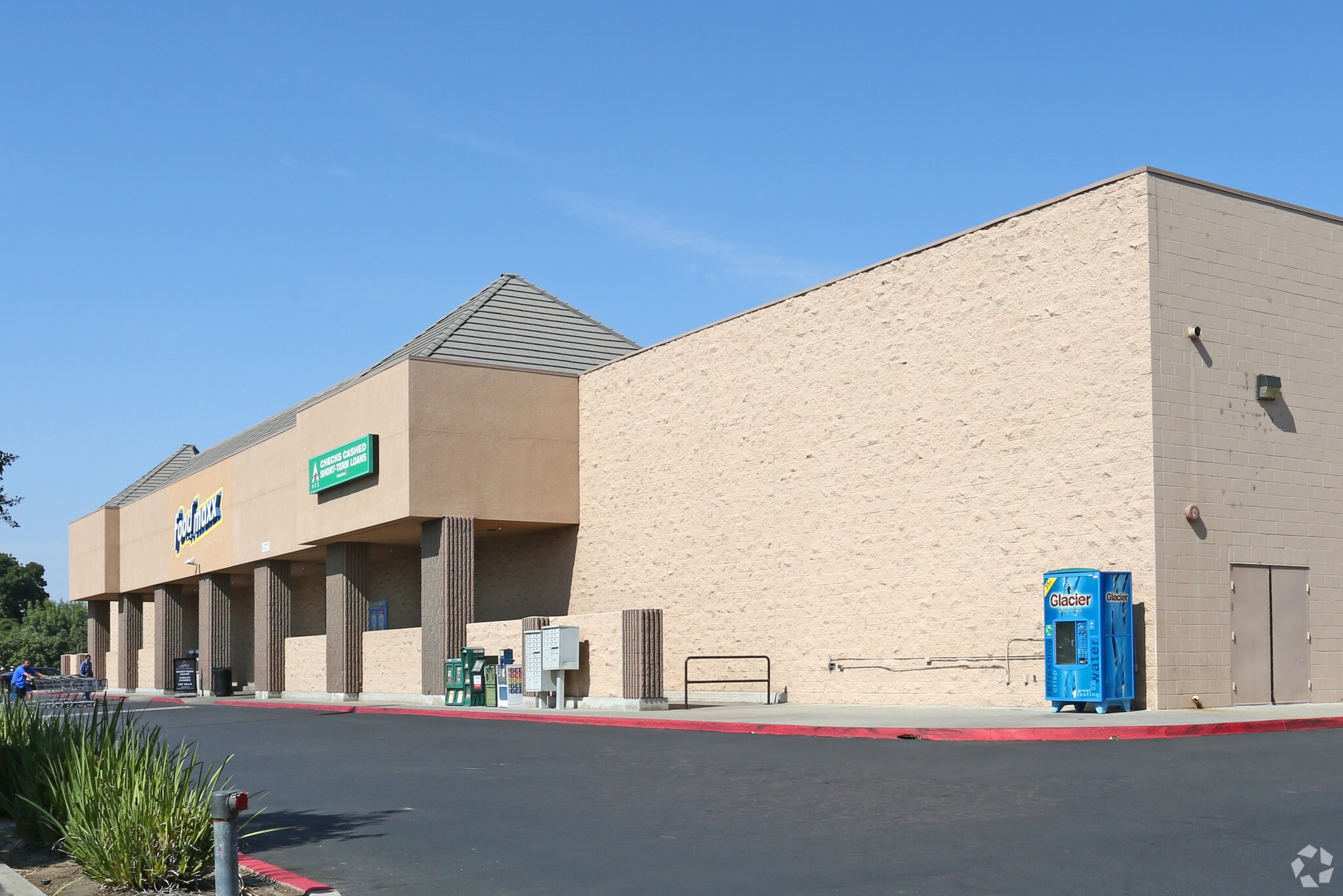 1550 N Ben Maddox Way, Visalia, CA for lease Primary Photo- Image 1 of 8