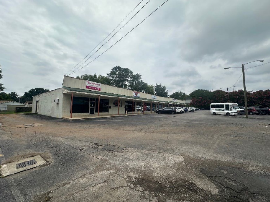 2501 Oakwood Ave NW, Huntsville, AL for sale Primary Photo- Image 1 of 8