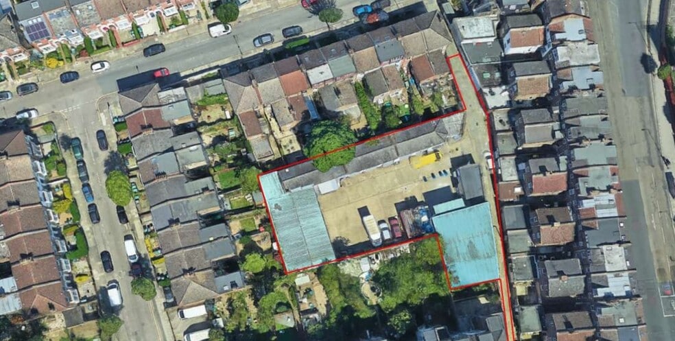 1-12 Sybil Mews, London for lease - Aerial - Image 2 of 9