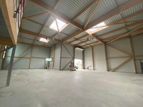 Flex in Courtry for sale Interior Photo- Image 1 of 1