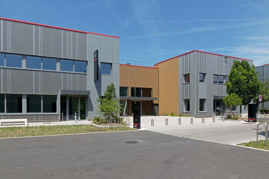 157 Avenue Charles Floquet, Le Blanc-Mesnil à louer - Photo du bâtiment - Image 3 de 3
