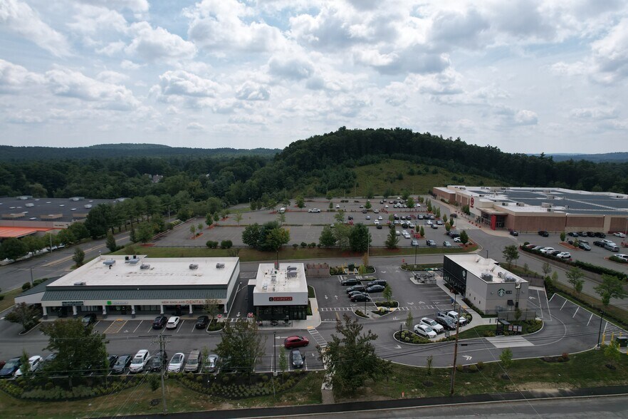 661 Boston Post Rd E, Marlborough, MA à louer - Photo du bâtiment - Image 2 de 10