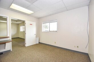4315 6th Ave SE, Lacey, WA for lease Interior Photo- Image 2 of 18