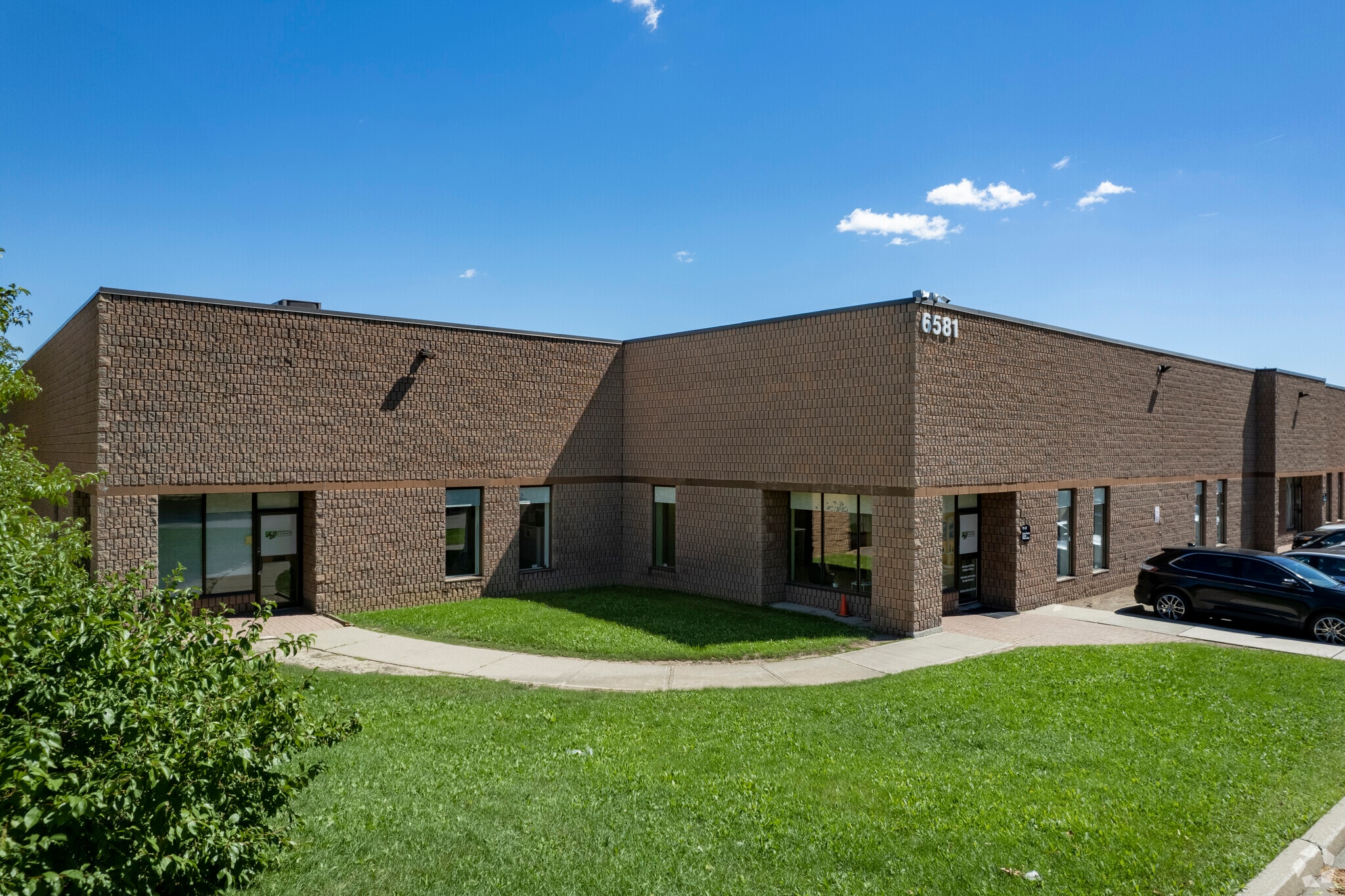 6581 Kitimat Rd, Mississauga, ON for lease Building Photo- Image 1 of 4