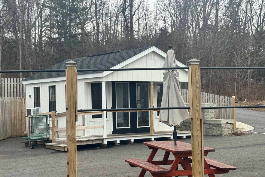 2545 Shelburne Rd, Shelburne, VT à vendre - Photo du bâtiment - Image 2 de 5