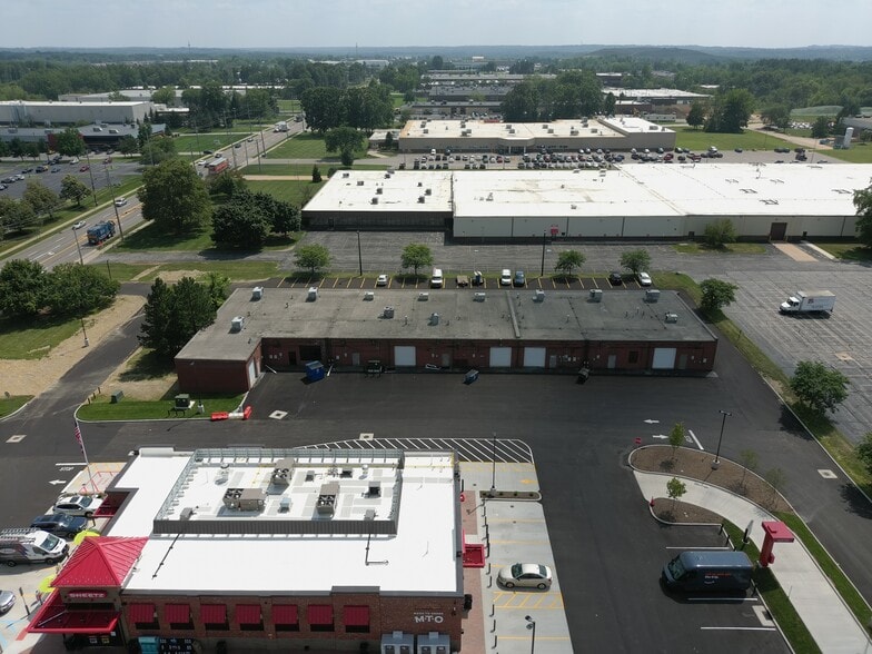 5970 Cochran Rd, Solon, OH for lease - Building Photo - Image 2 of 16