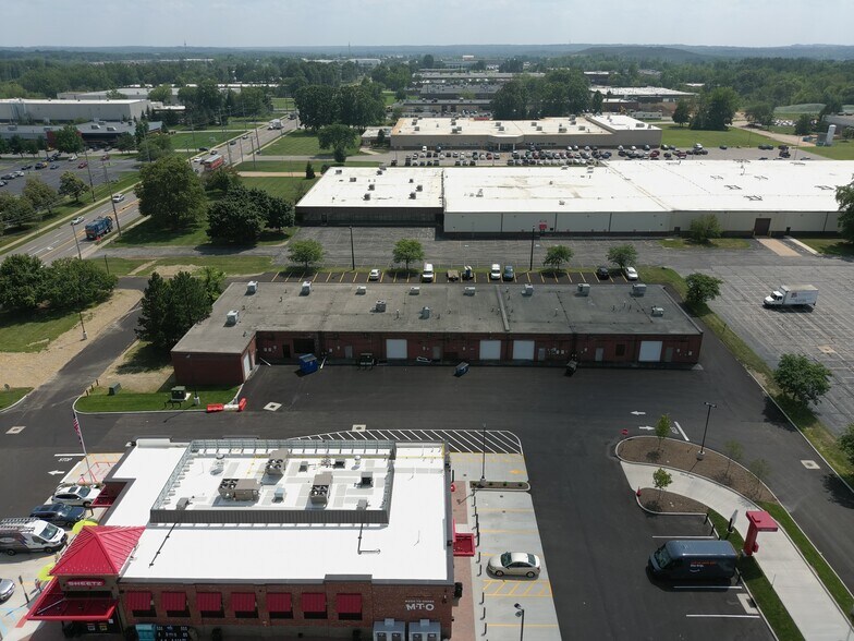 5970 Cochran Rd, Solon, OH à louer - Photo du bâtiment - Image 2 de 16