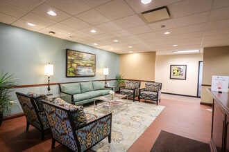 11 Grandview Cir, Canonsburg, PA for lease Interior Photo- Image 2 of 8