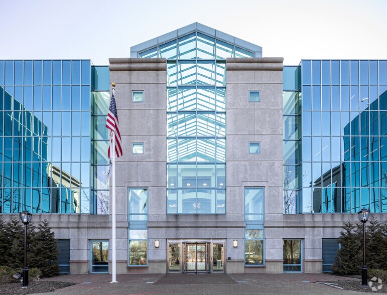 7 Sylvan Way, Parsippany, NJ à louer - Photo du bâtiment - Image 2 de 12