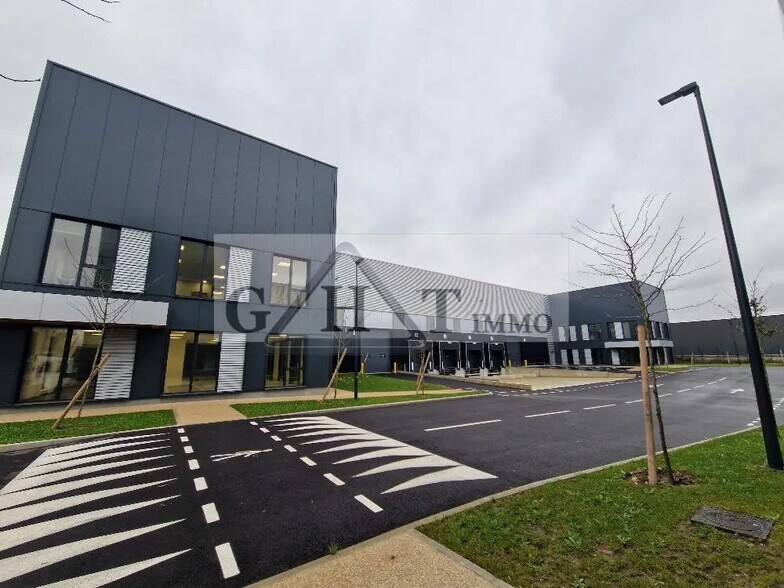 Industriel dans La Courneuve à louer - Photo du bâtiment - Image 3 de 7