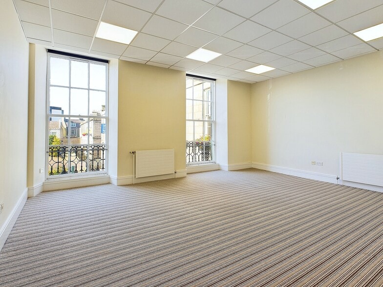 9 Golden Sq, Aberdeen for sale - Building Photo - Image 3 of 14