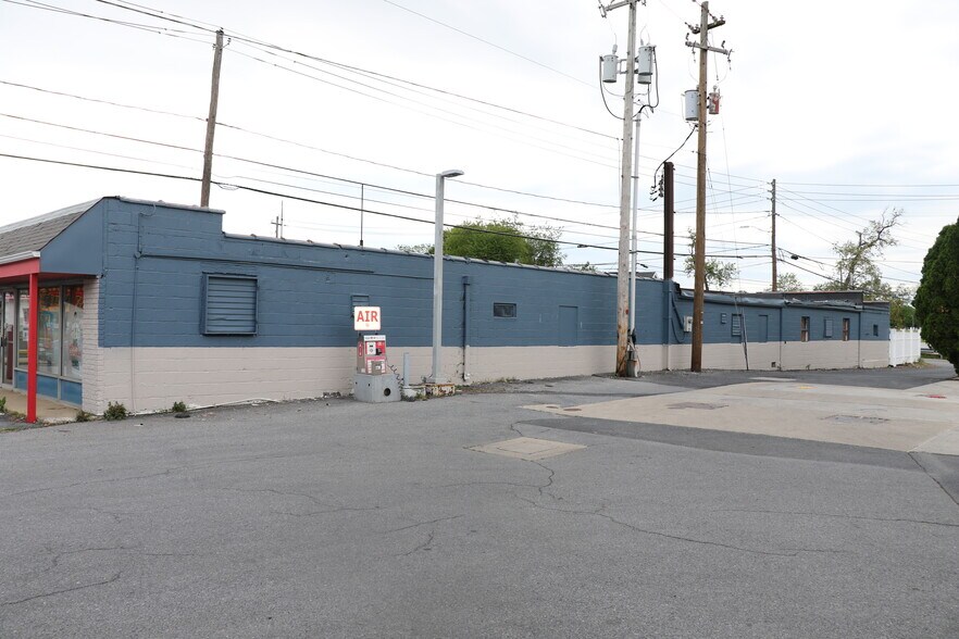 700 N Hanover St, Carlisle, PA à vendre - Photo du bâtiment - Image 2 de 11
