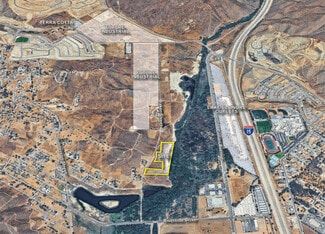 Plus de détails pour 17575 Baker Street, Lake Elsinore, CA - Terrain à vendre