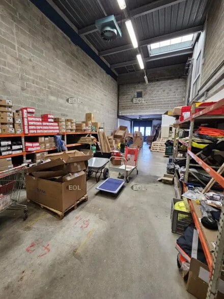 Flex in Fresnes for lease - Interior Photo - Image 3 of 7