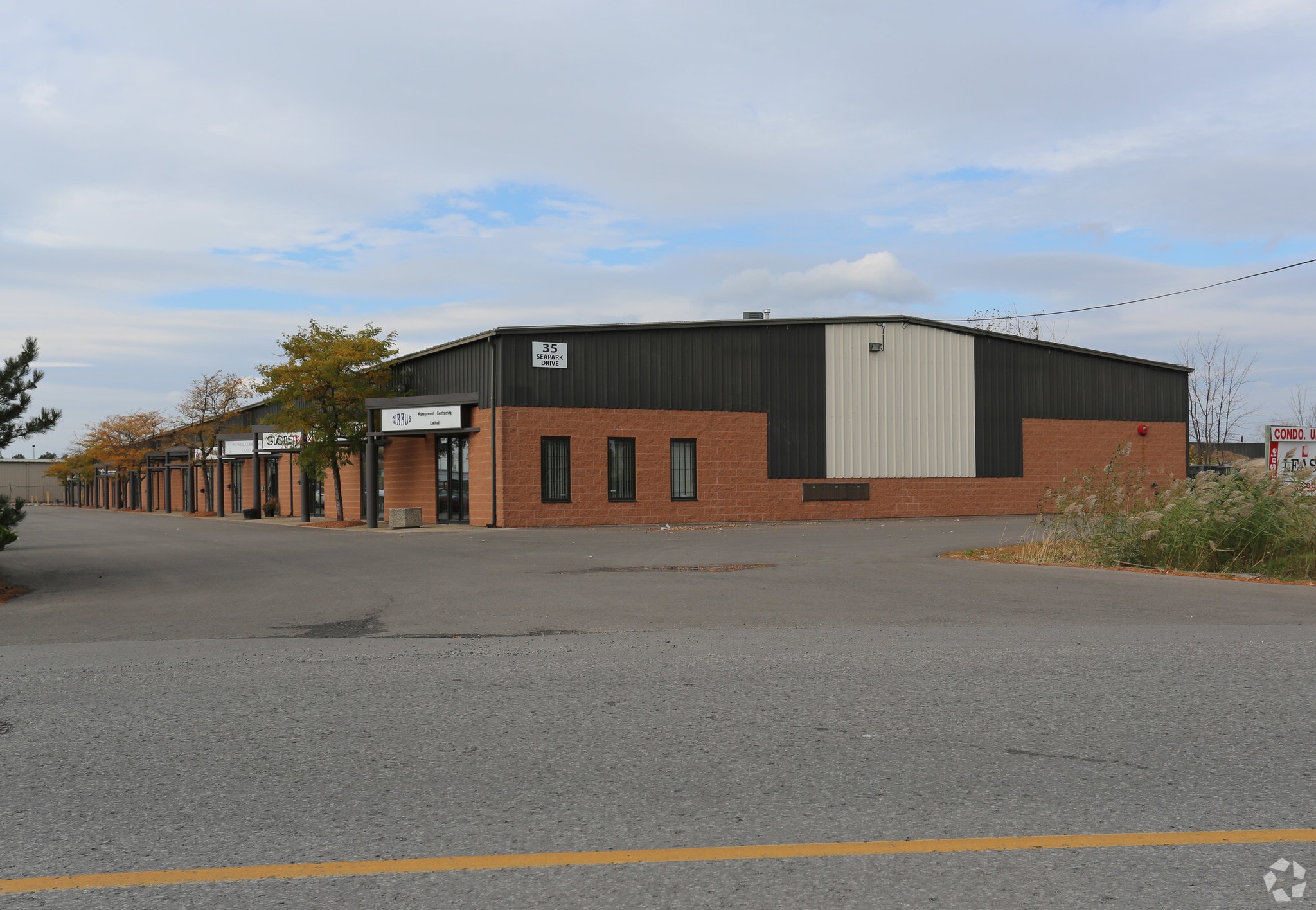 35 Seapark Dr, St Catharines, ON for lease Primary Photo- Image 1 of 6