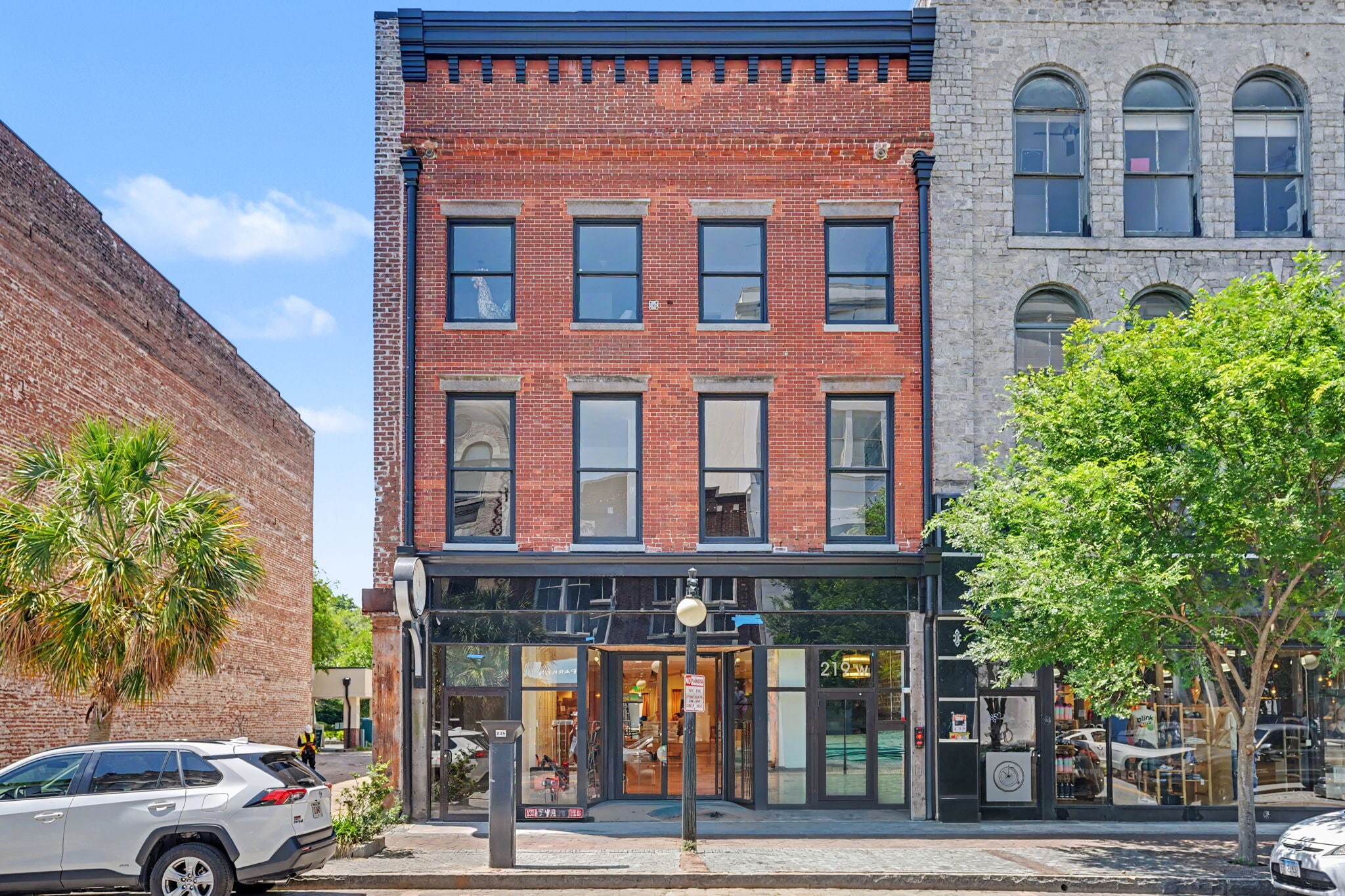 217-221 W Broughton St, Savannah, GA for lease Building Photo- Image 1 of 6