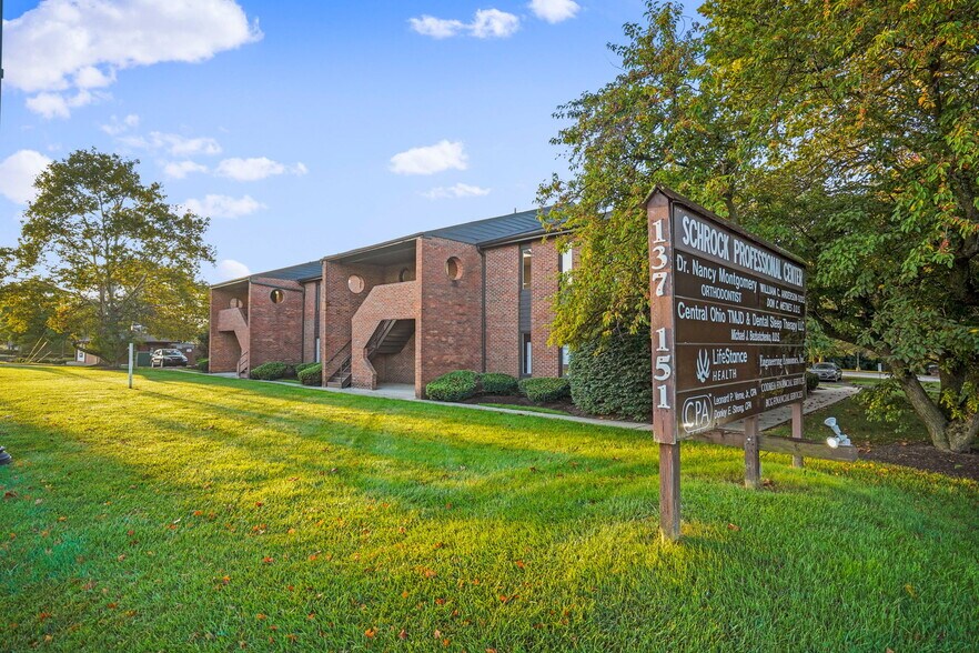 137-151 W Schrock Rd, Westerville, OH à louer - Photo du bâtiment - Image 2 de 7