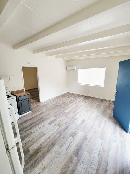 2105-2125 Donna St 811 & 813 Judson ave, North Las Vegas, NV for sale - Building Photo - Image 2 of 26