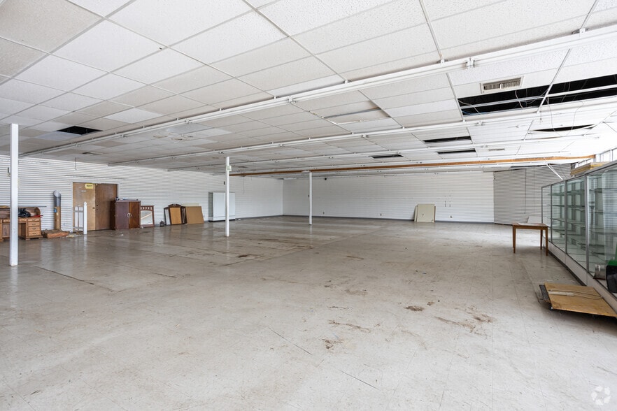 1951-1999 N 63rd St, Kansas City, KS for lease - Interior Photo - Image 3 of 18