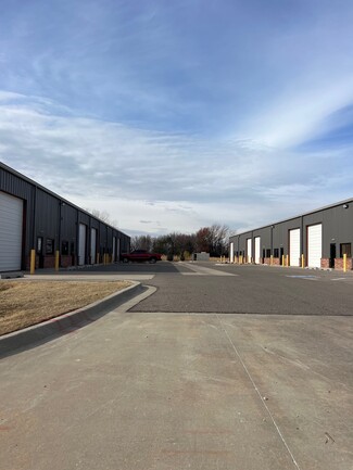 Plus de détails pour 4210 Classen Cir, Norman, OK - Industriel à vendre