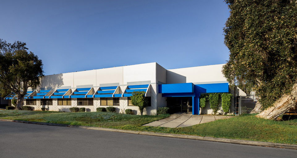 12601 Industry St, Garden Grove, CA for lease - Building Photo - Image 3 of 4