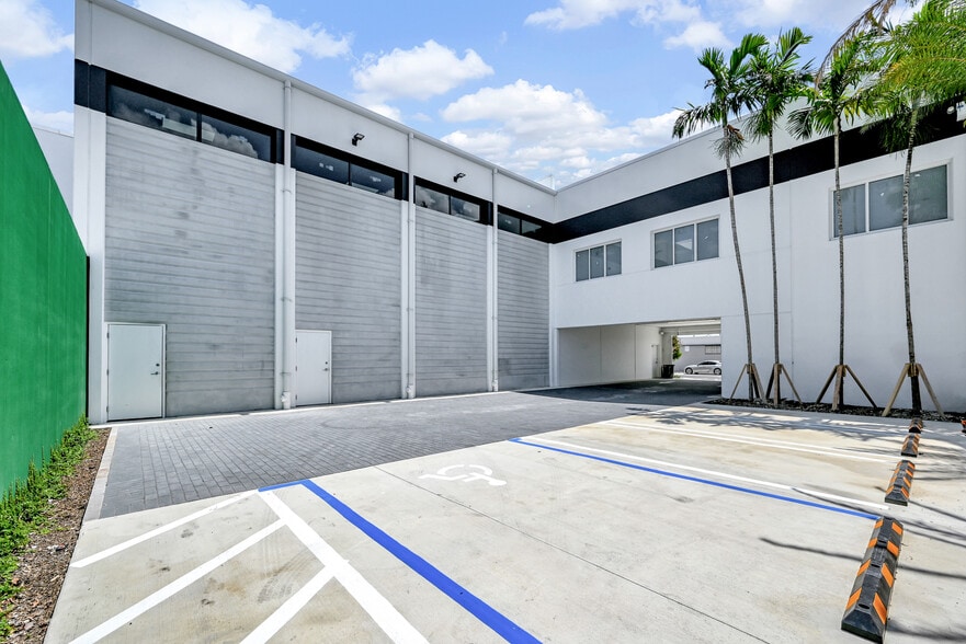 210 NE 68th St, Miami, FL for sale - Building Photo - Image 3 of 57