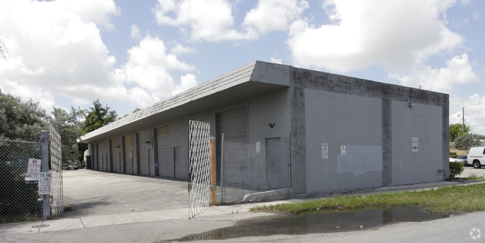 5916 SW 25th St, West Park, FL for lease - Building Photo - Image 3 of 6