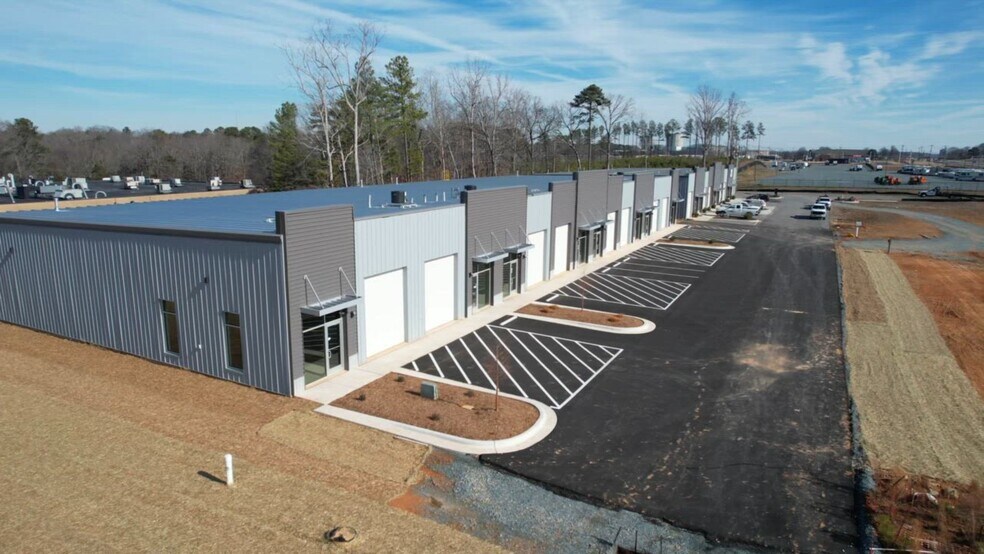 354 Acme Dr, Monroe, NC à louer - Vidéo sur l’inscription commerciale - Image 2 de 6