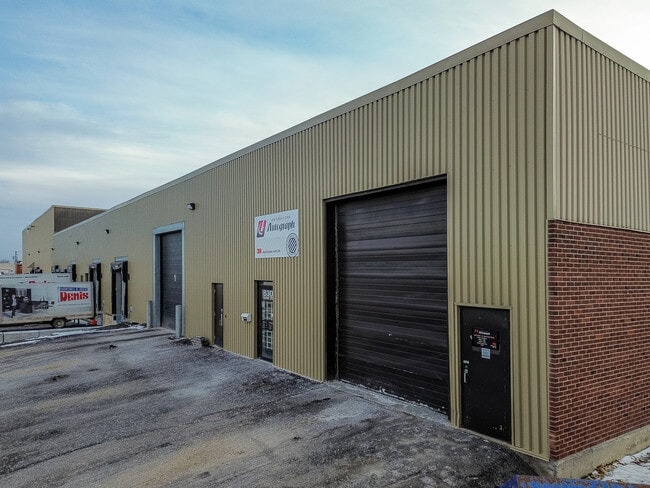 Plus de détails pour 830 Av Godin, Québec, QC - Industriel à vendre