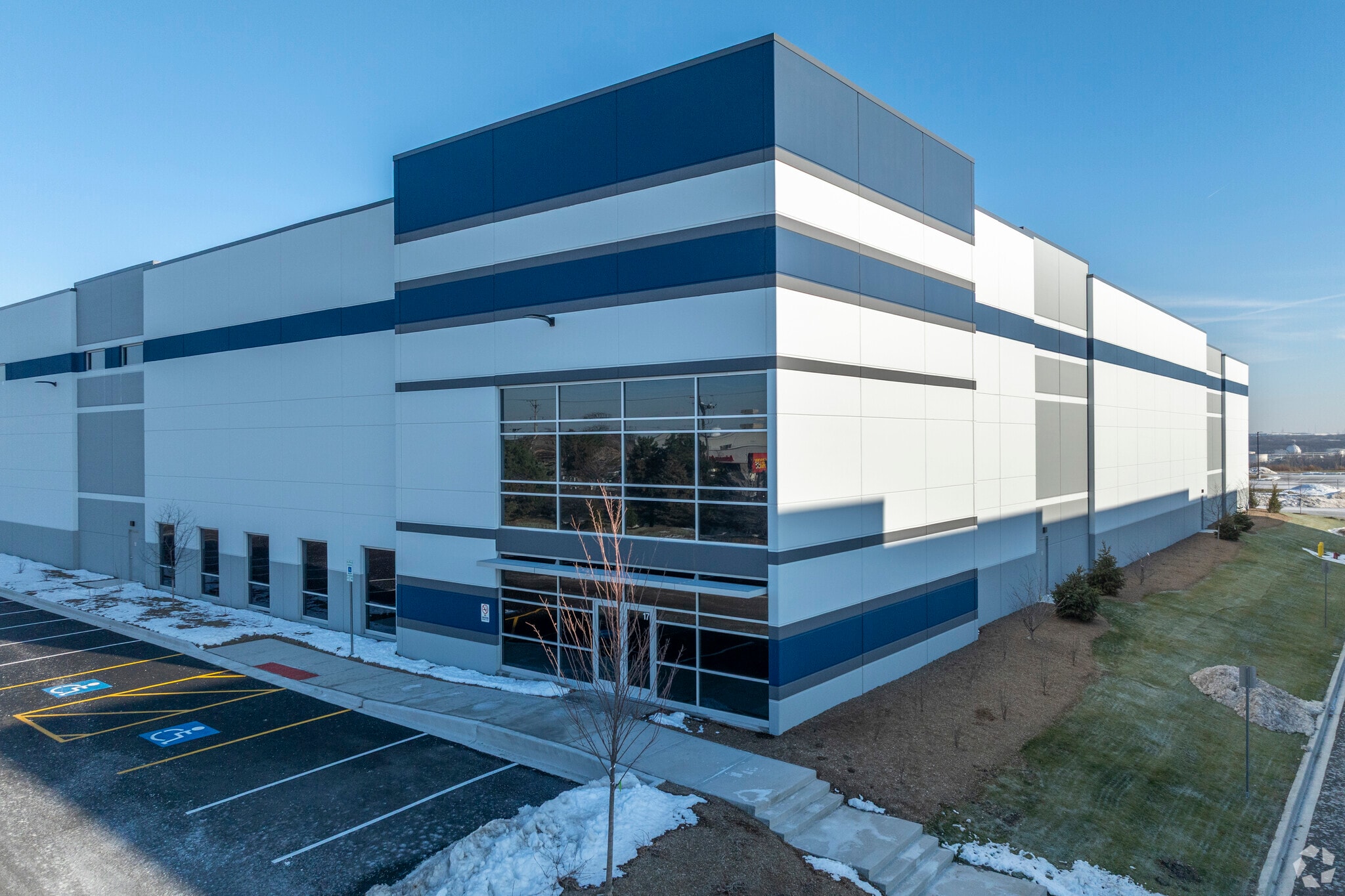 757 N Independence Blvd, Romeoville, IL for lease Primary Photo- Image 1 of 7