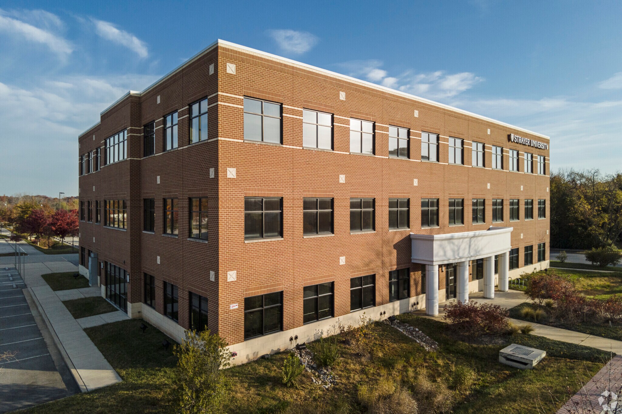 5110 Auth Way, Suitland, MD à louer Photo du bâtiment- Image 1 de 6