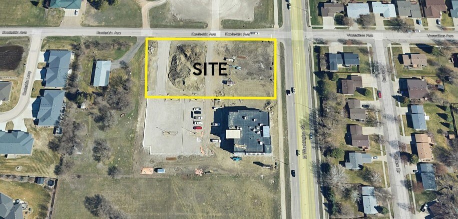 107 Buckskin Ave, Bismarck, ND à vendre Photo du bâtiment- Image 1 de 6