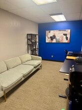 12815-12931 NE 126th Pl, Kirkland, WA for lease Interior Photo- Image 1 of 7