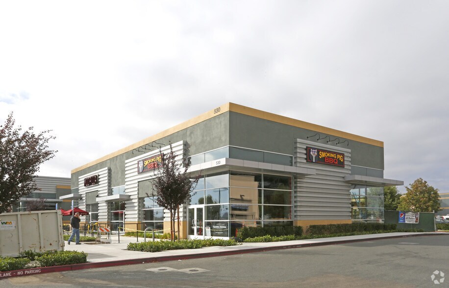 1115 Coleman Ave, San Jose, CA à louer - Photo du bâtiment - Image 3 de 5