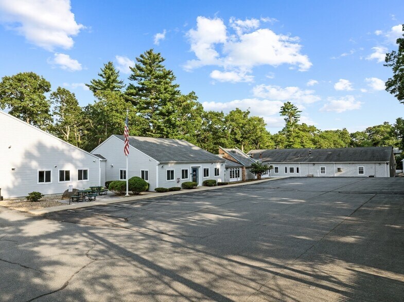 513 Mill St, Marion, MA à vendre - Photo du bâtiment - Image 3 de 41