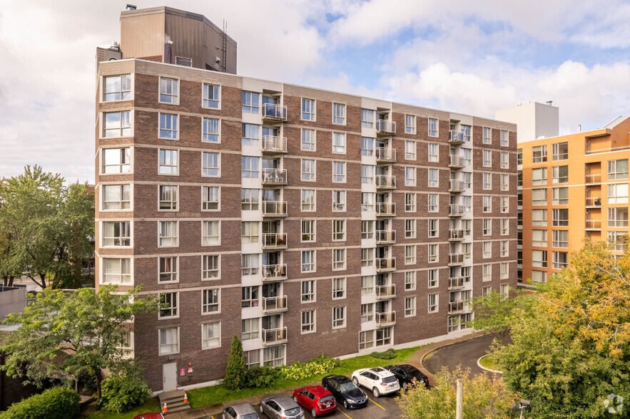 1055 Boul De La Côte-Vertu, Saint-Laurent, QC for sale - Building Photo - Image 3 of 5
