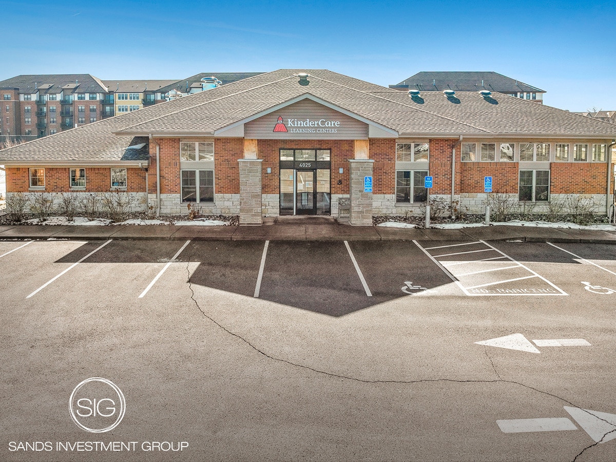 4025 Benjamin Dr, Woodbury, MN for sale Primary Photo- Image 1 of 6