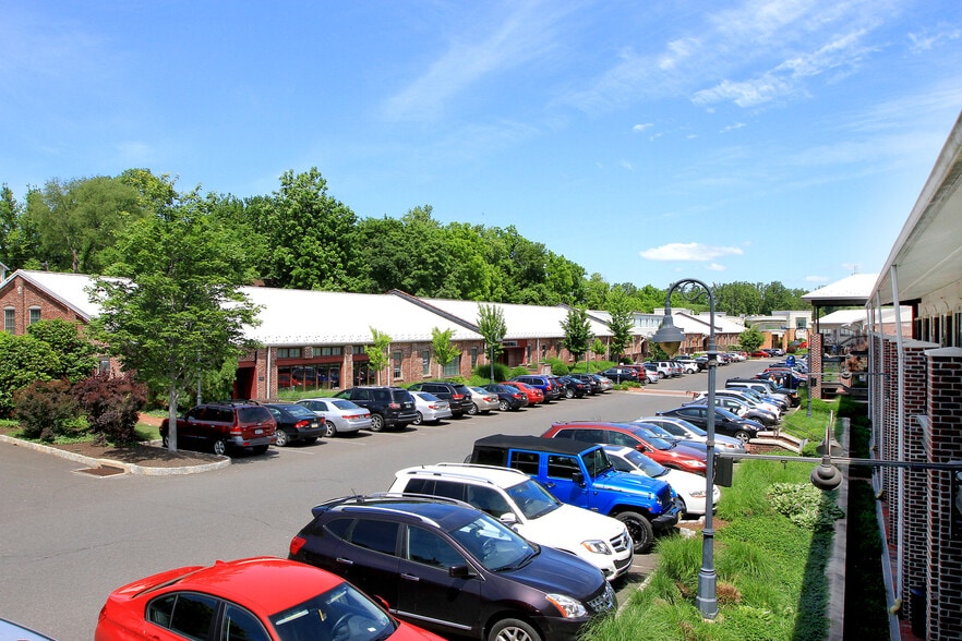 400 Union Square Dr, New Hope, PA for lease - Building Photo - Image 3 of 20