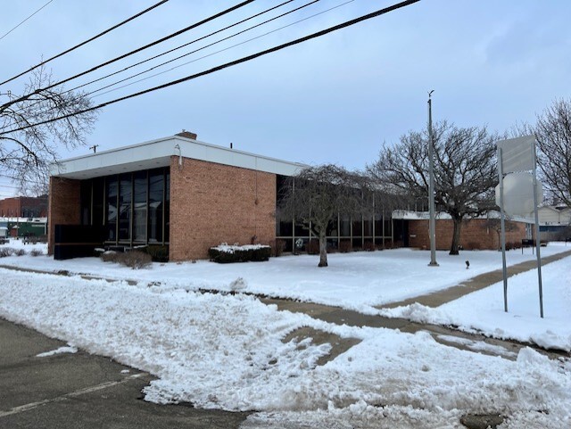 311 Woodworth Ave, Alma, MI à vendre - Photo du bâtiment - Image 2 de 48