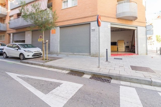 Retail in Viladecans, Barcelona for lease Primary Photo- Image 1 of 3