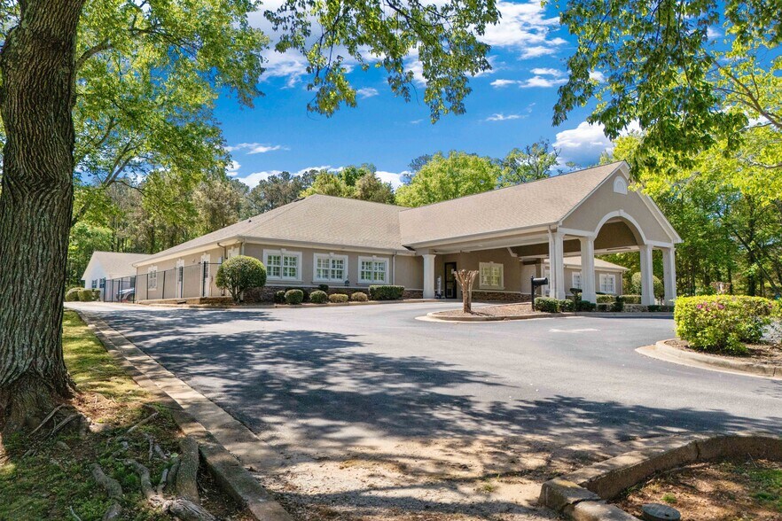 516 W Bankhead Hwy, Villa Rica, GA à vendre - Photo du bâtiment - Image 2 de 24