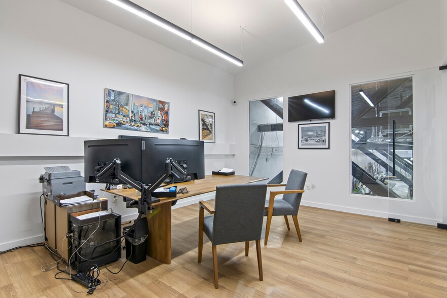 390 Moffitt Blvd, Islip, NY for sale - Building Photo - Image 3 of 22