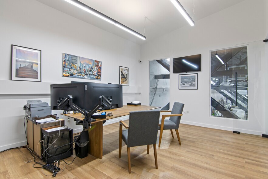 390 Moffitt Blvd, Islip, NY à vendre - Photo du bâtiment - Image 3 de 22