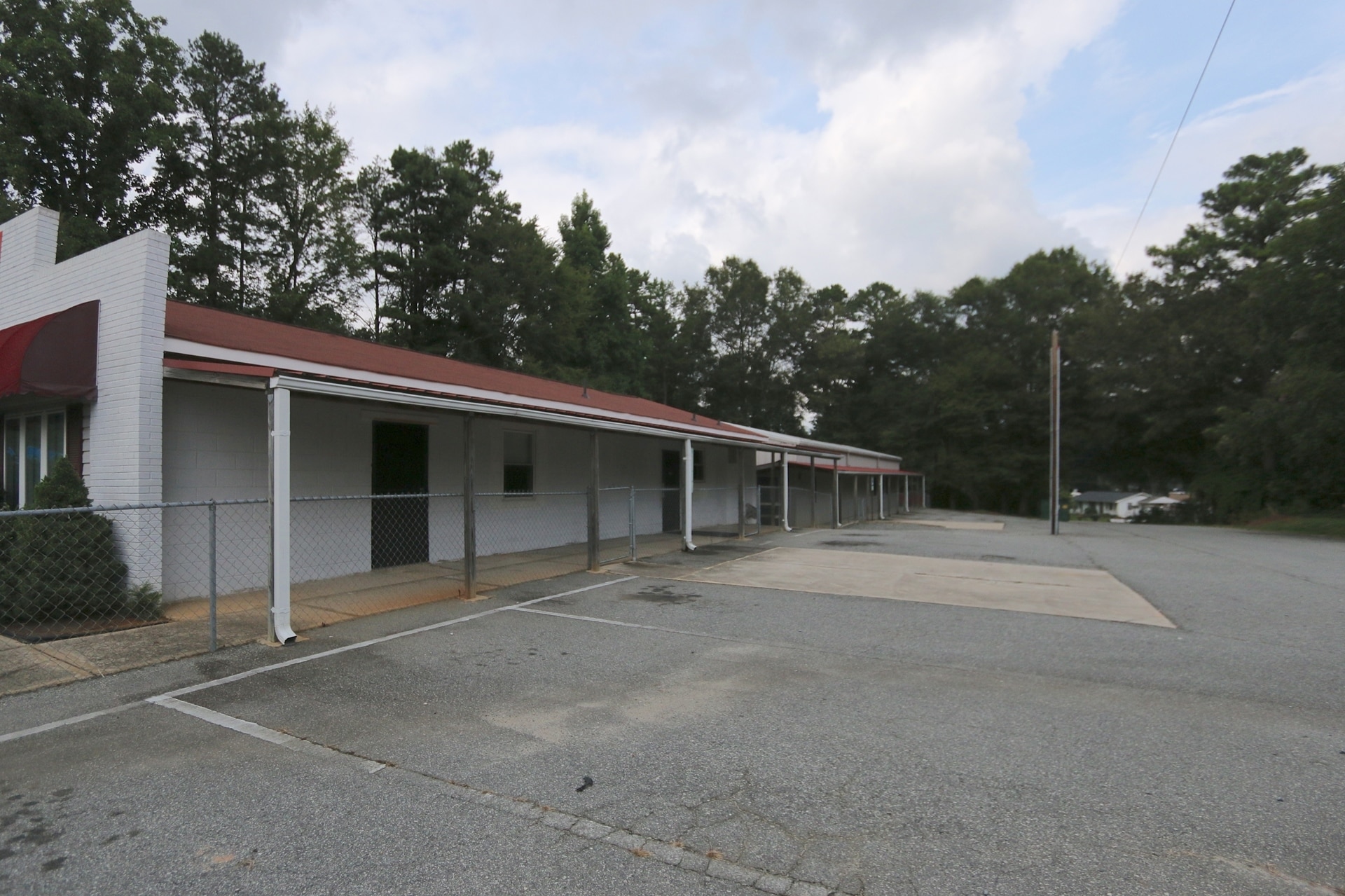 1202 Charles Raper Jonas Hwy, Mount Holly, NC à louer Photo principale- Image 1 de 18